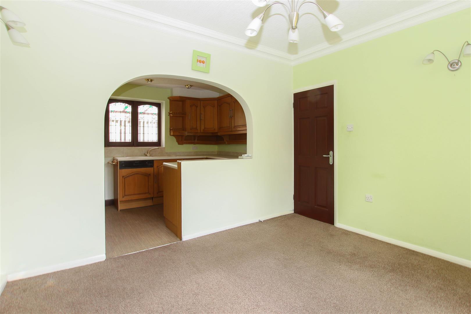 Beehive Chase, Hook End. Keith Ashton